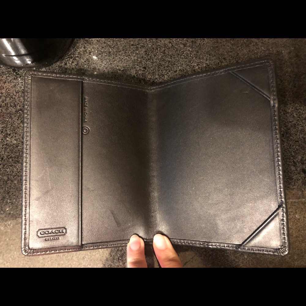 Coach passport holder - Picture 2 of 2